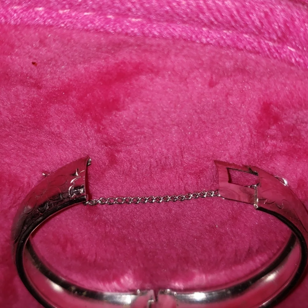 .925 Sterling Silver Bracelet with Floral Vine Engraving Details - Picture 16 of 17